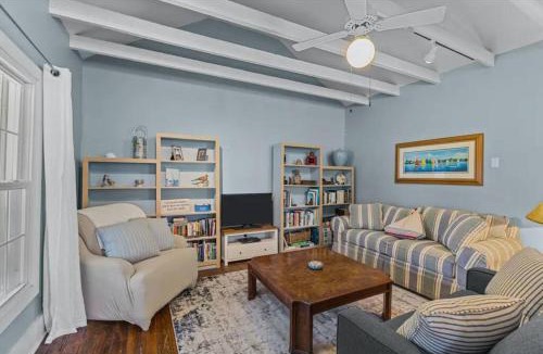 Morehead City House | Scuttlebutt Nautical Cottage