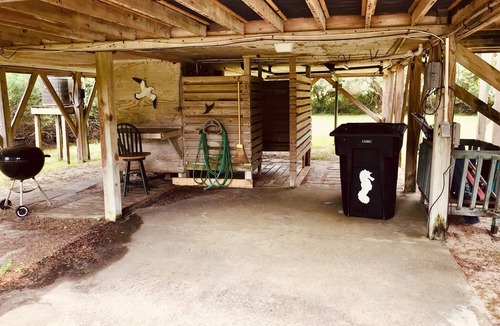 Salvo House | SEA HORSE A Charming Beach Cottage