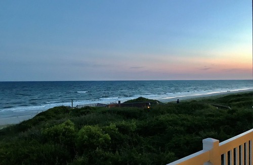 Indian Beach Condo | Sea La Vie: Direct Oceanfront Condo w/Pool, Outdoor Storage, Linens Included