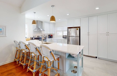 South Beach House | Sea Pines Retreat - steps to Salty Dog, beach, pool, and tennis