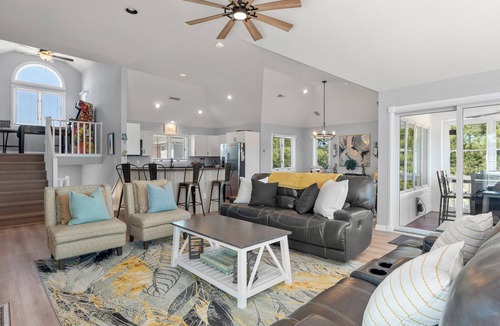 Monteray Shores House | Sea Pride: Pool | Hot Tub | TIki Bar | Volleyball