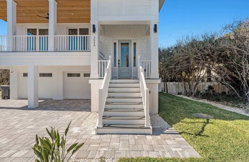 Vilano Beach House | Seaclusion l Luxury l Heated Pool l Beach