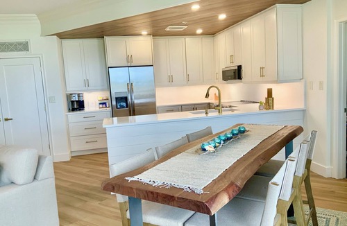 North Forest Beach Villa | SeaCrest 2512 Stunning View, Walk to Coligny Shops & Restaurants