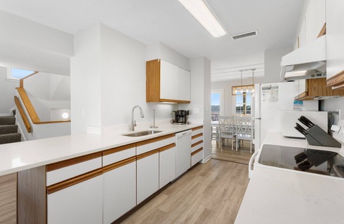 Buxton House | Seahorse| Dog-Friendly Buxton Townhouse Near Beach