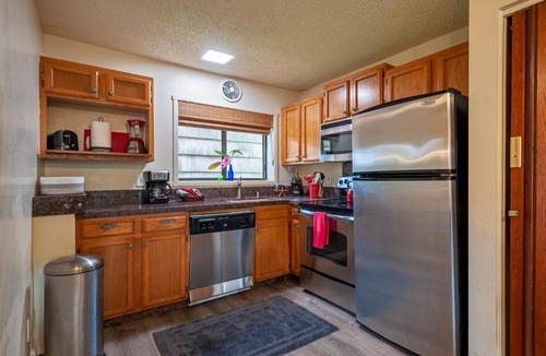 Princeville Apartment | Sealodge B4 - affordable condo, hike to beach, ocean view lanai