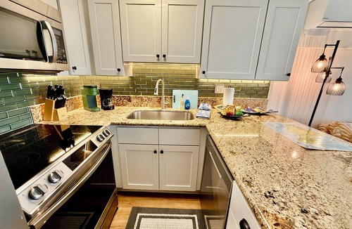 Maalaea Apartment | Seaside Surf Spot Oceanfront 1-bedroom in Ma'alaea with AC