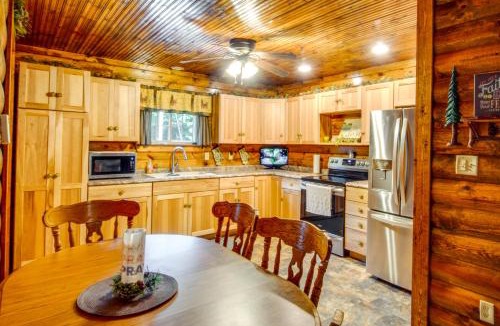 Blandburg House | Secluded Cabin w/On-Site Creek + Trails!