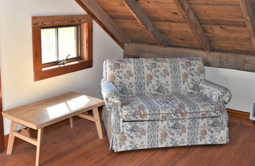 Willow City Cabin | Secluded Cabin w/ outdoor shower, 17min FBG, Willow City Loop, Bell Mtn Winery