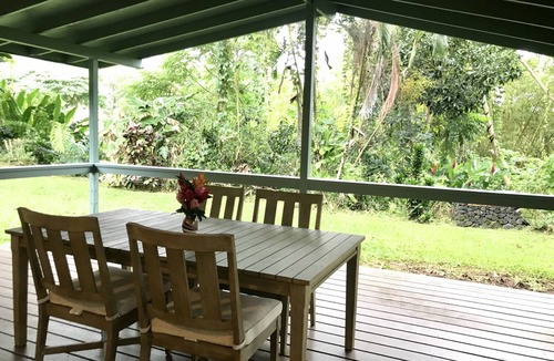 Hana Cottage | Secluded cottage on Tropical flower farm