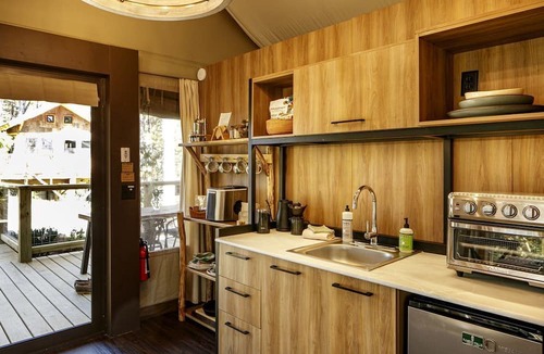 Zirconia Cabin | Secluded Glamping Tree Tent with Outdoor Soaking Tub & Private Pizza Oven Near Waterfalls, Zirconia, NC