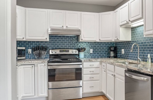 Port Royal House | Secluded Retreat - 10 mins to Parris Island + Walk to Coffee Shops & Restaurants