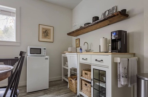 Haw Creek Apartment | Secluded Suite Close to Downtown