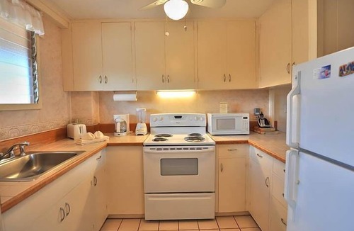Honokowai Condo | See Maui on a Budget. Stay at Honokowai Palms Across from the Ocean!