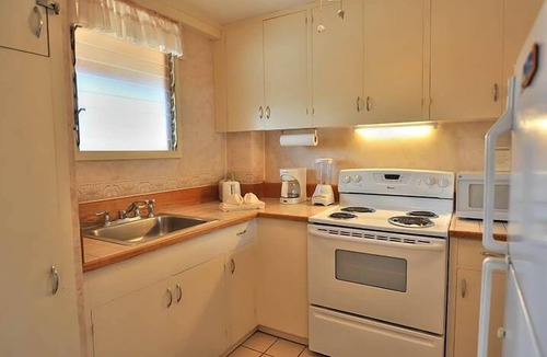 Honokowai Condo | See Maui on a Budget. Stay at Honokowai Palms Across from the Ocean!