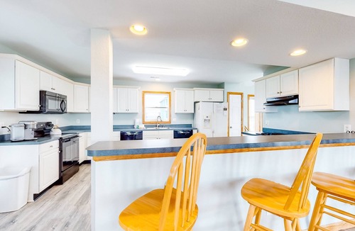 Frisco House | Semi-oceanfront house near beach with private pool, hot tub & AC - dog-friendly
