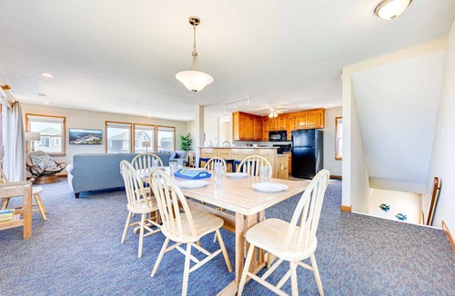 Avon House | Semi-Soundfront Dog Friendly w/Hot Tub, Windsports Access, Boat Dock, Cmty Pool