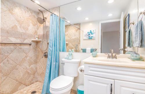 Maili Apartment | *SERENDIPITY ON THE MOANA - Legal & Oceanfront - Great for Work & Play!*
