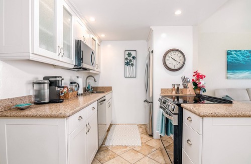 Maili Condo | SERENDIPITY ON THE MOANA - Legal & Oceanfront - Great for Work & Play!