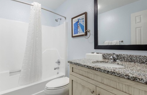 Sea Scape Hotel | Serene 1BR King Suites w/Full Kitchen & Laundry near Wright Brothers Memorial