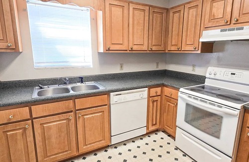 Eastman House | Serene 2-bedroom house with AC in charming Eastman