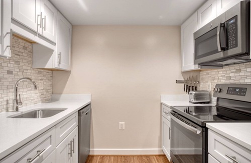 Ballston Apartment | Serene Ballston 1BR w/Concierge, W/D & Pool, near Metro, by Blueground