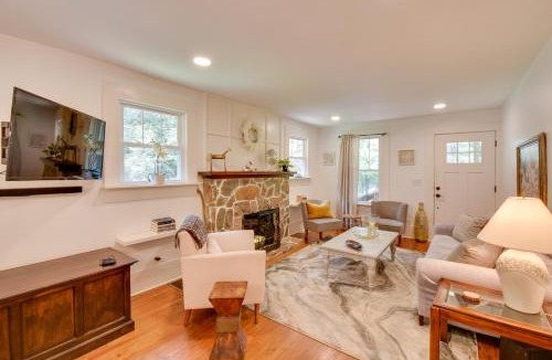 Greenville House | Serene Greenville Cottage 6 Mi to Paris Mtn!
