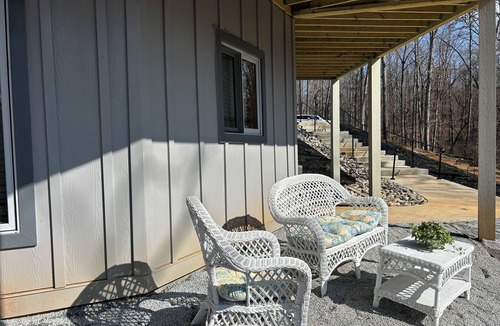 Reed Creek Apartment | Serene Lakeside 2-bdrm Geo Dome Getaway Surrounded by Nature