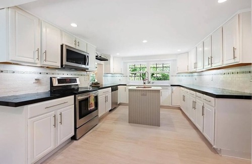 Barnardsville House | Serene Mountain Getaway w/Hot Tub,Pool:25 min to Asheville