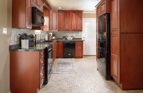 Pineville House | Serene Pineville | Screened Patio | 5 Min Atrium