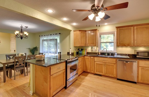 Seneca House | Serene Seneca Retreat w/Deck ~ 4 Mi to Clemson!