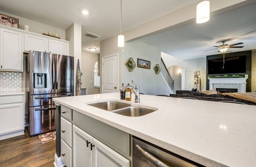 Upatoi House | Serene Stay | 4BR Pets Board Games Near Golf!