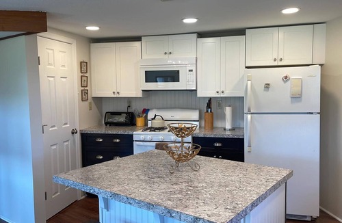 Pocomoke City Cottage | Serenity Cottage: Central to state parks, historic towns, MD & VA beaches