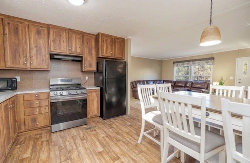 Henrico House | Serenity Cove:3 Bd 2Ba Lakehouse