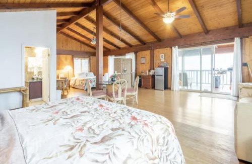 Captain Cook House | Serenity Hale