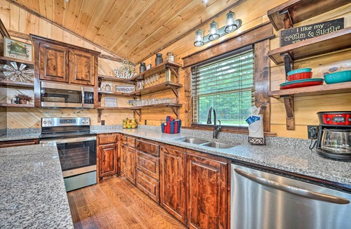 Golden Cabin | Setting Sun’ Eagletown Gem: Real-Log Cabin!