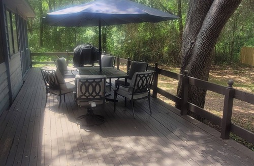 Ludowici House | Shady Hideaway in Ludowici, Ga 13 minutes from Ft Stewart