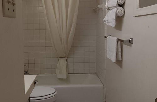 Keysville Hotel | Sheldon's Motel by OYO Keysville Near Hwy 360