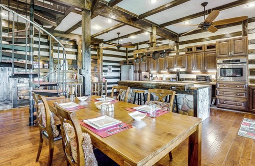Stanley House | Shenandoah NP Escape w/Deck: Hike, Soak + Fish