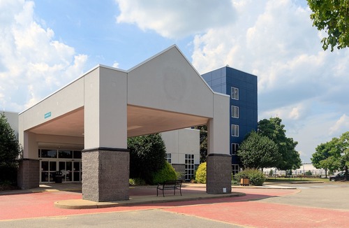 Sandston Hotel | Sheraton Richmond Airport Hotel