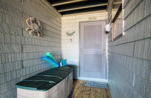 Sneads Ferry Condo | Shipwatch Villas 1317