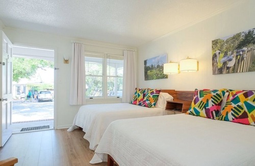 Ocracoke Cabin | 'Shipwreck' Bluff Shoal Motel - Room 2