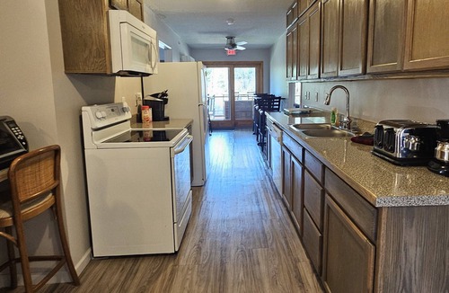 Confluence House | Shoreline Estates - Upper Apartment