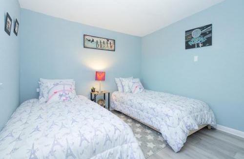 Holly House | Side-by-Side Downtown Austin Homes Perfect for Large Groups