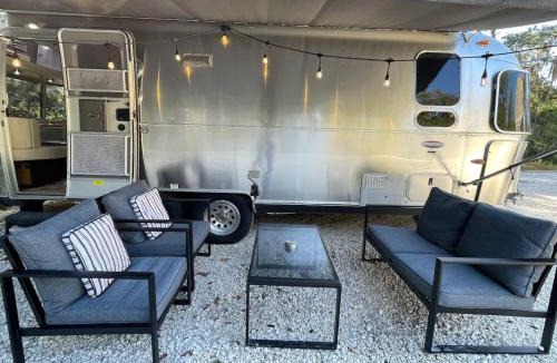 Savannah Other | Silver Belle Airstream Glamper Near Tybee & City