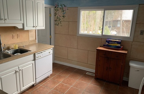 Piney Island House | Silver Thatch -4BR home Close to the beach. Linens and Towels Provided.