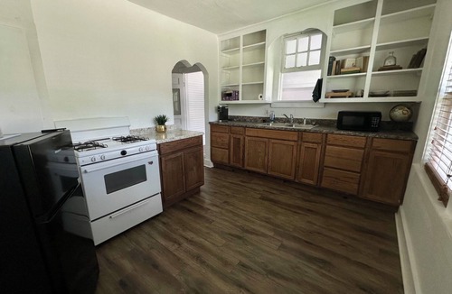 McAlester Apartment | Simple Studio 440