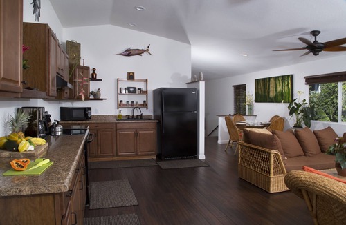 Historic Kailua Village House | Simply perfect! No one can beat 10 minutes walking to town, yet no traffic noise