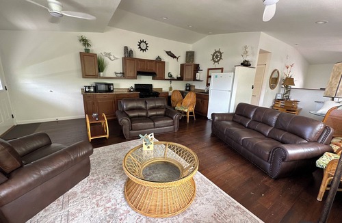 Historic Kailua Village House | Simply perfect! No one can beat 10 minutes walking to town, yet no traffic noise
