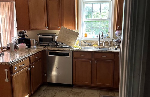 Garfield Heights House | SINGLE FAMILY 4BR/3.5 BATH HOME W/3-CAR DRIVEWAY!
