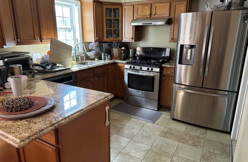 Garfield Heights House | SINGLE FAMILY 4BR/3.5 BATH HOME W/3-CAR DRIVEWAY!
